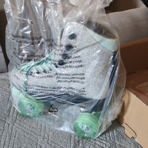 Sparkly Women's Size 11 Roller Skates Used Only 1 Time